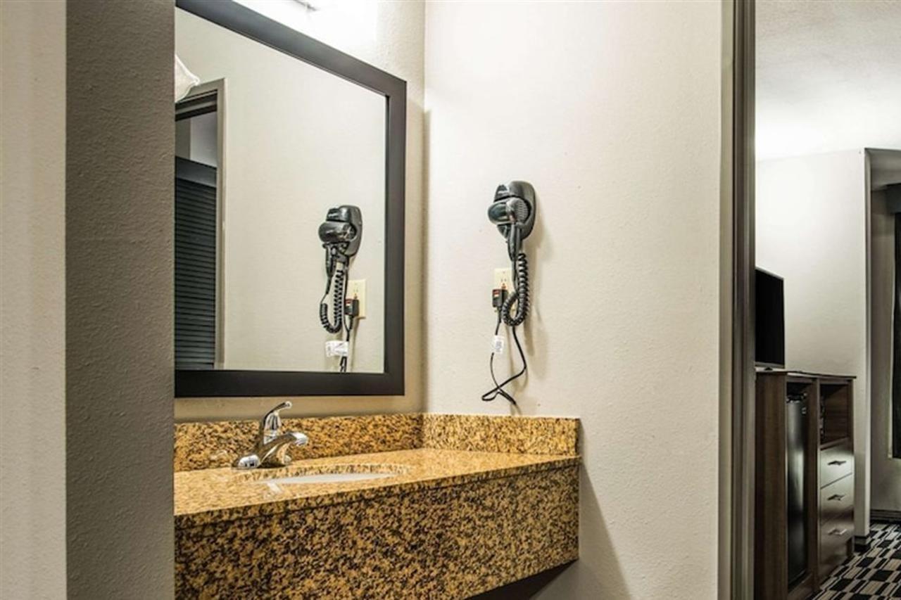 Quality Suites Lake Charles Downtown Dış mekan fotoğraf